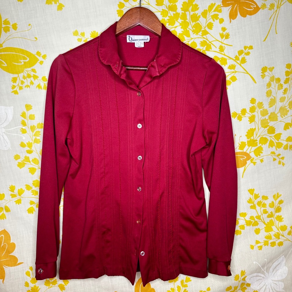 Queen Casuals Burgundy Red Pintuck Long Sleeve Button Up Top Small